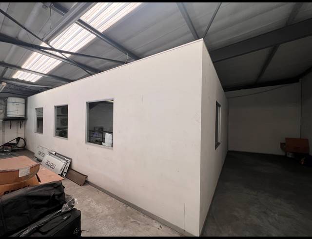 992M² WAREHOUSE TO LET IN AIRPORT INDUSTRIA